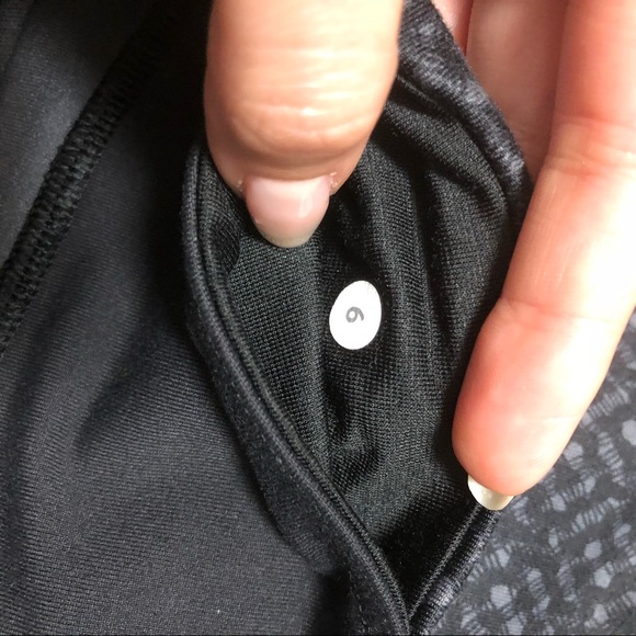 ❗️SOLD❗️ LULULEMON Wonder Under - Picture 5 of 5